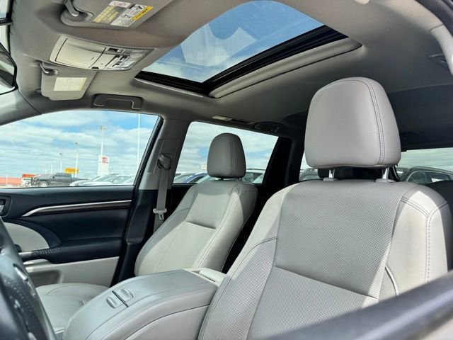 Used 2016 Toyota Highlander Limited AWD/4WD image 43