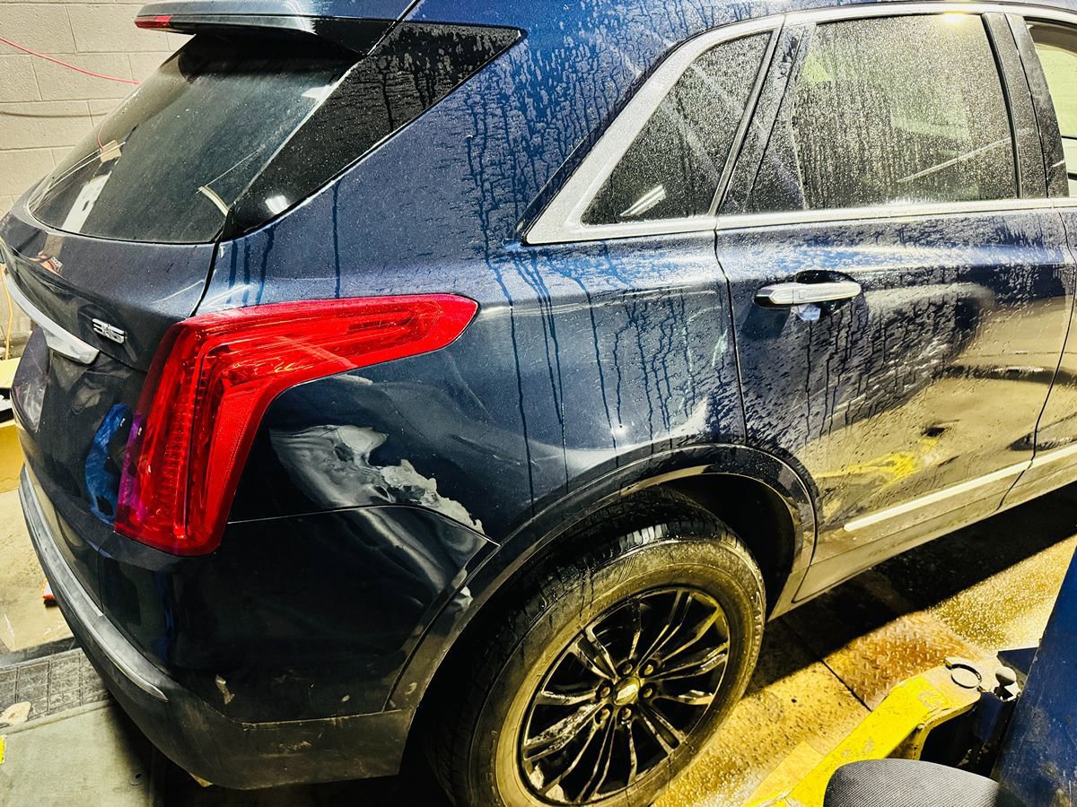 Used 2017 Cadillac XT5 Luxury w/ Driver Awareness Package FWD image 4