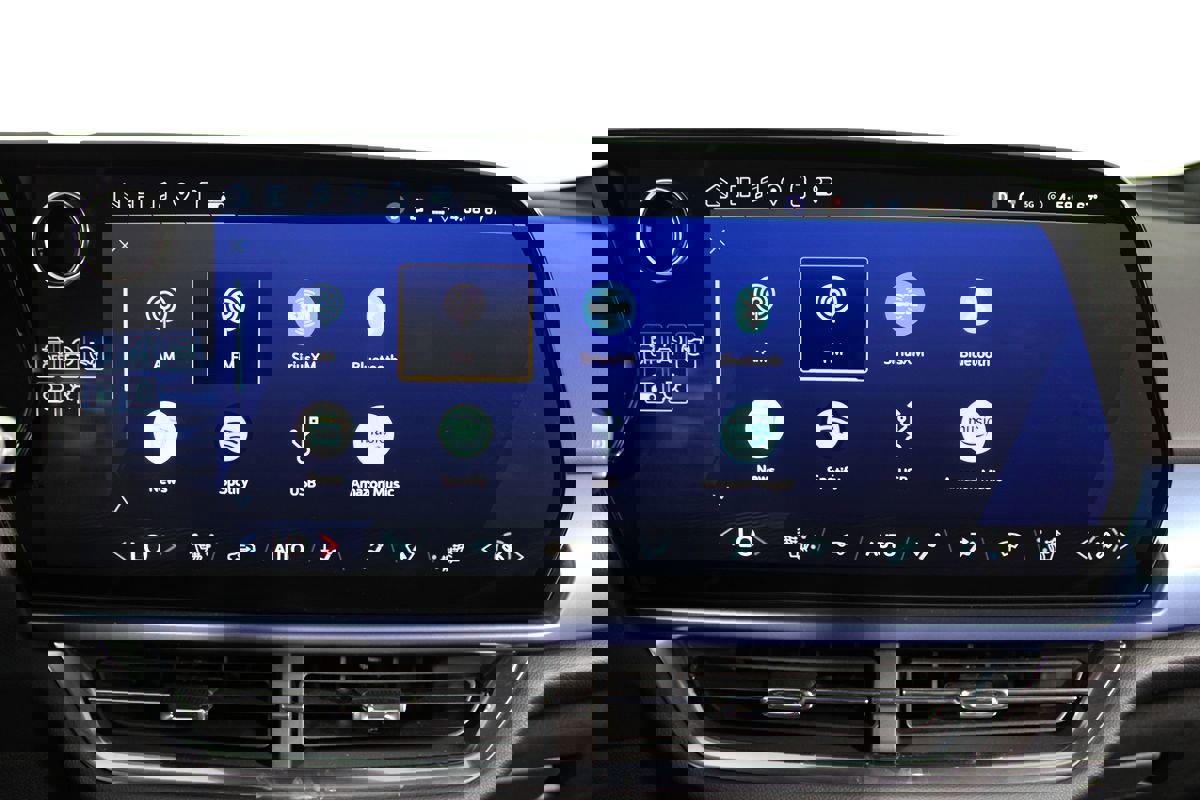 Used 2024 Chevrolet Equinox EV LT image 21