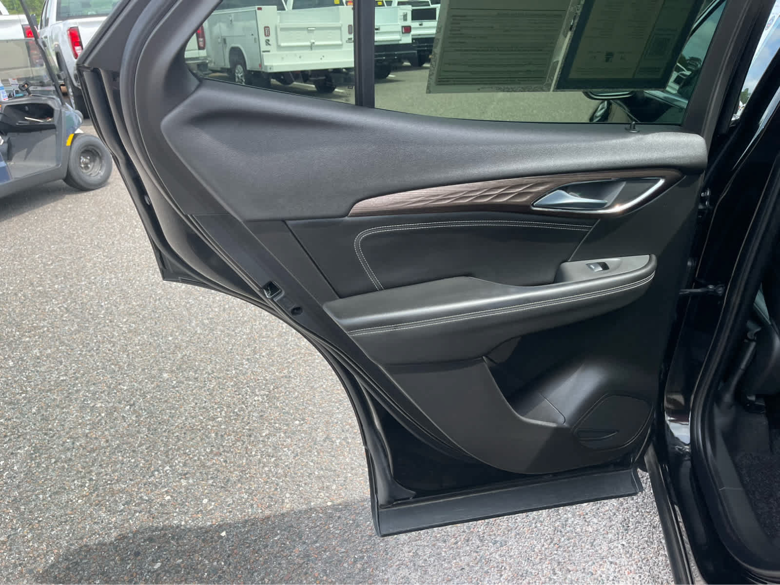 Used 2022 Buick Envision Avenir w/ Technology Package II FWD image 22