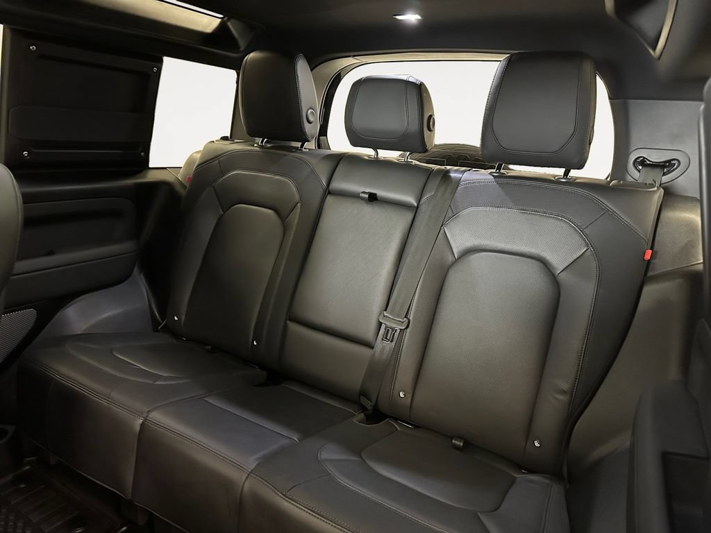 Used 2024 Land Rover Defender 90 X-Dynamic SE AWD/4WD image 13