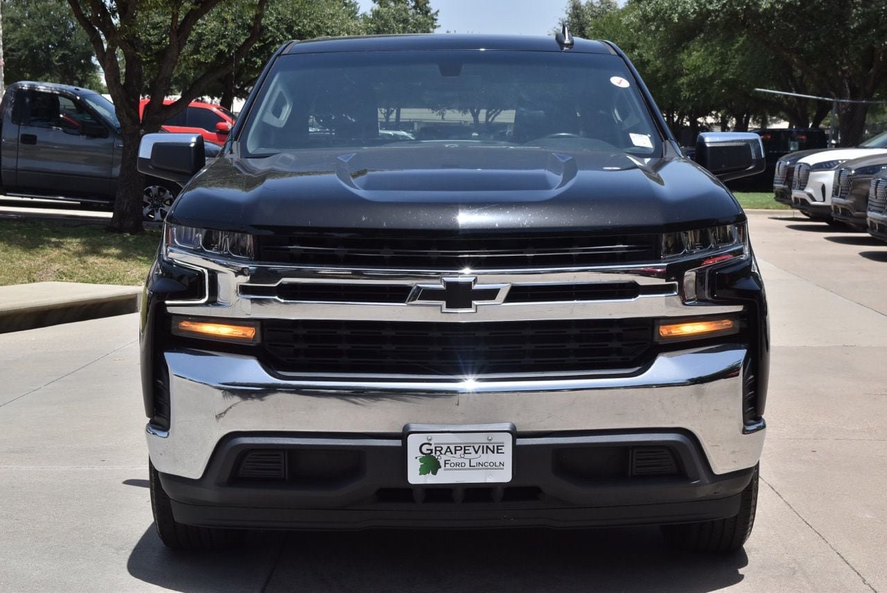 Used 2021 Chevrolet Silverado 1500 LT w/ LPO, Dark Essentials Package RWD image 3