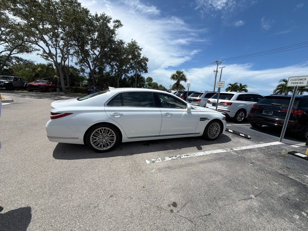 Used 2022 Genesis G90 5.0 Ultimate RWD image 5