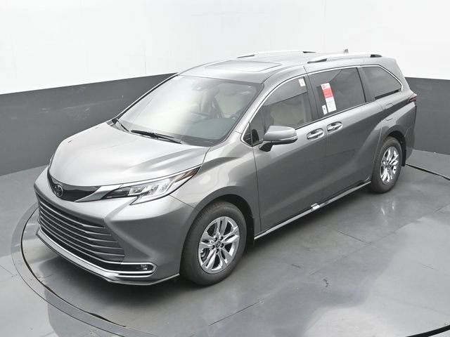New 2026 Toyota Sienna Limited FWD image 31
