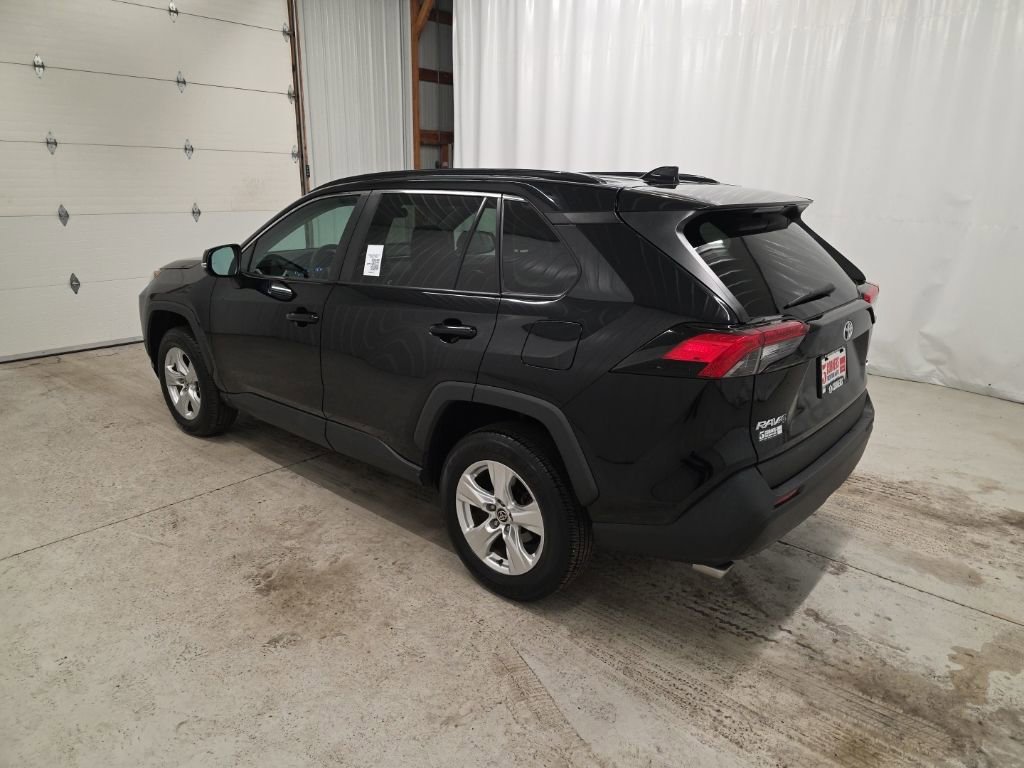 Used 2021 Toyota RAV4 XLE image 3