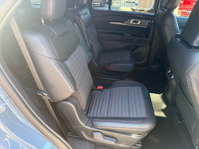 New 2026 Ford Explorer ST-Line w/ ST-Line Street Pack RWD image 17