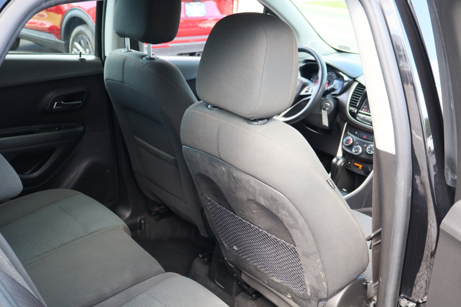 Used 2020 Chevrolet Trax LS w/ LPO, Protection Package FWD image 29
