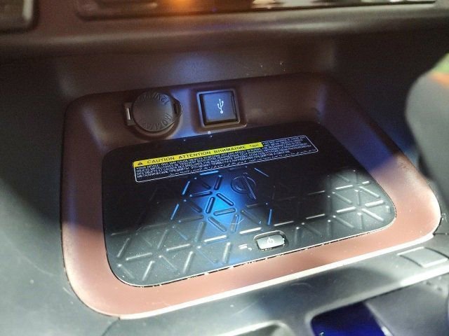 Used 2020 Toyota RAV4 Limited image 37