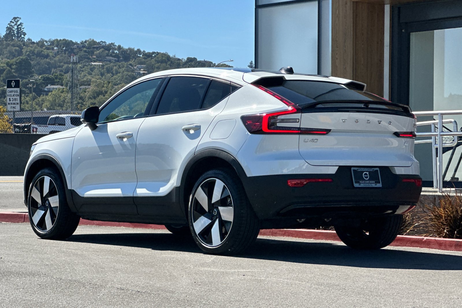 Certified 2023 Volvo C40 P8 Recharge Ultimate w/ Protection Package Premier AWD/4WD image 7
