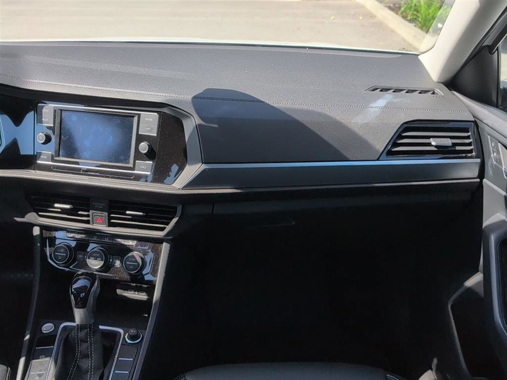 Used 2023 Volkswagen Jetta SE w/ Panoramic Sunroof Package FWD image 10