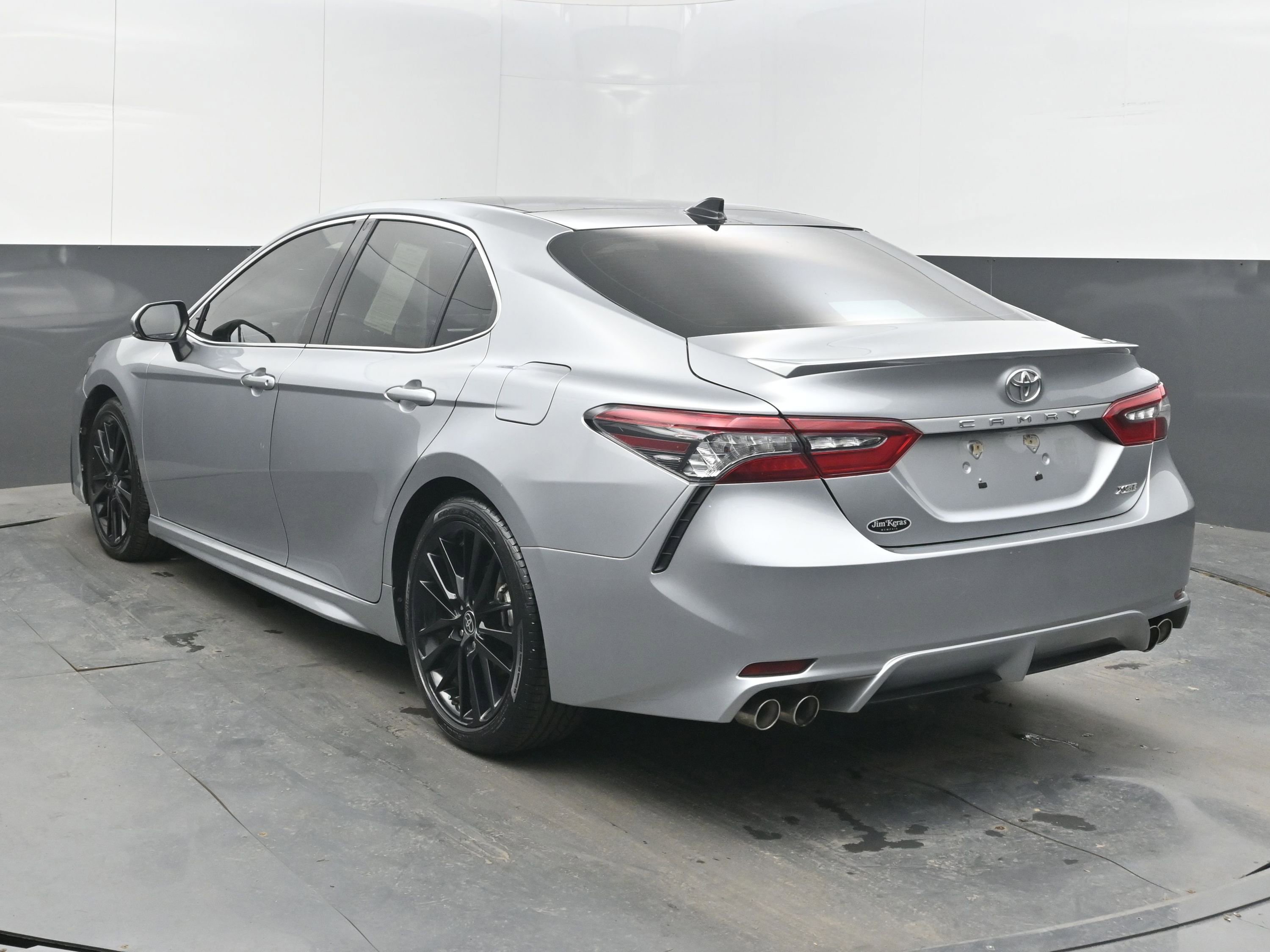 Used 2021 Toyota Camry XSE image 8