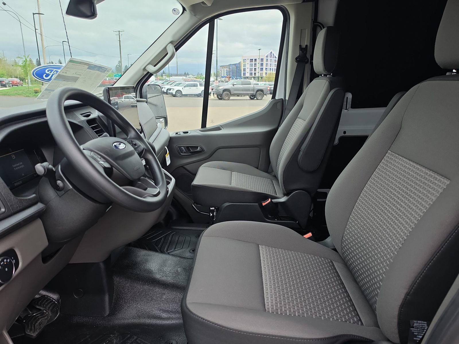 New 2026 Ford Transit 250 148 Medium Roof w/ Load Area Protection Package RWD image 10