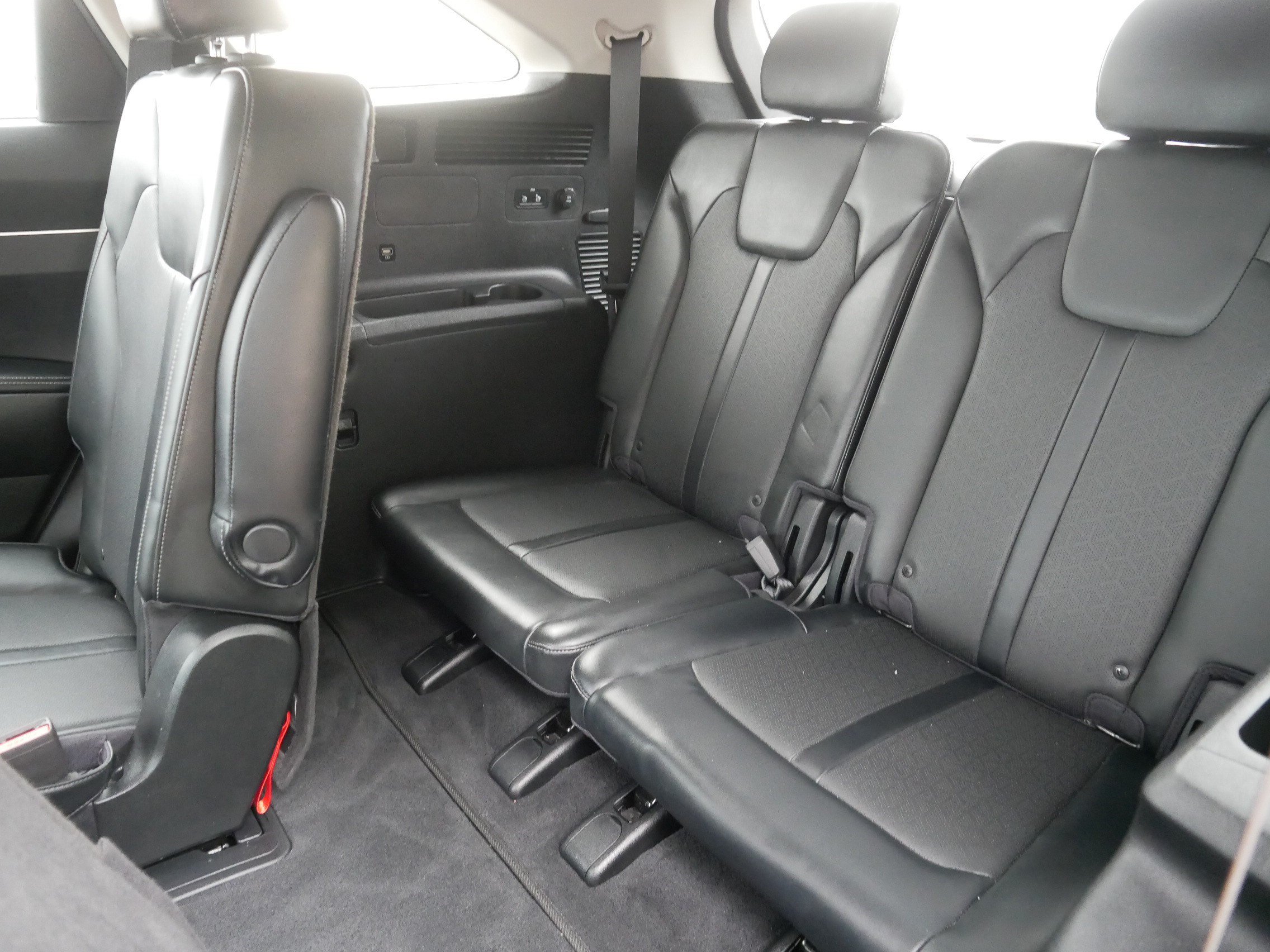 Certified 2021 Kia Sorento EX FWD image 36