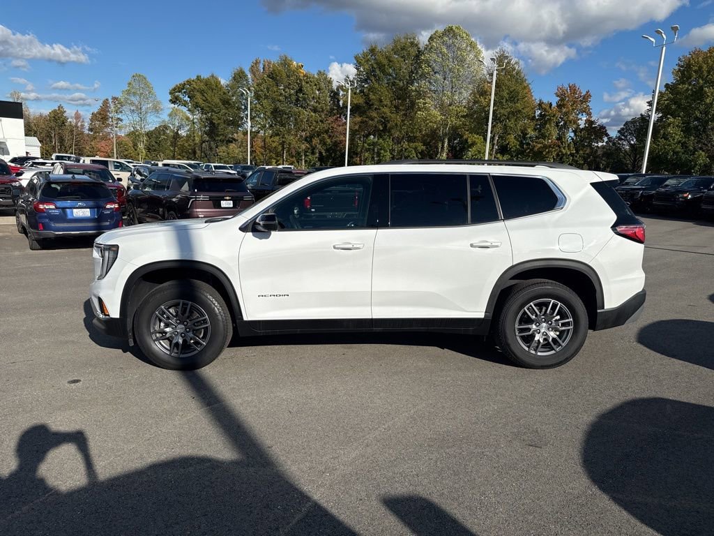 Used 2025 GMC Acadia Elevation FWD image 2