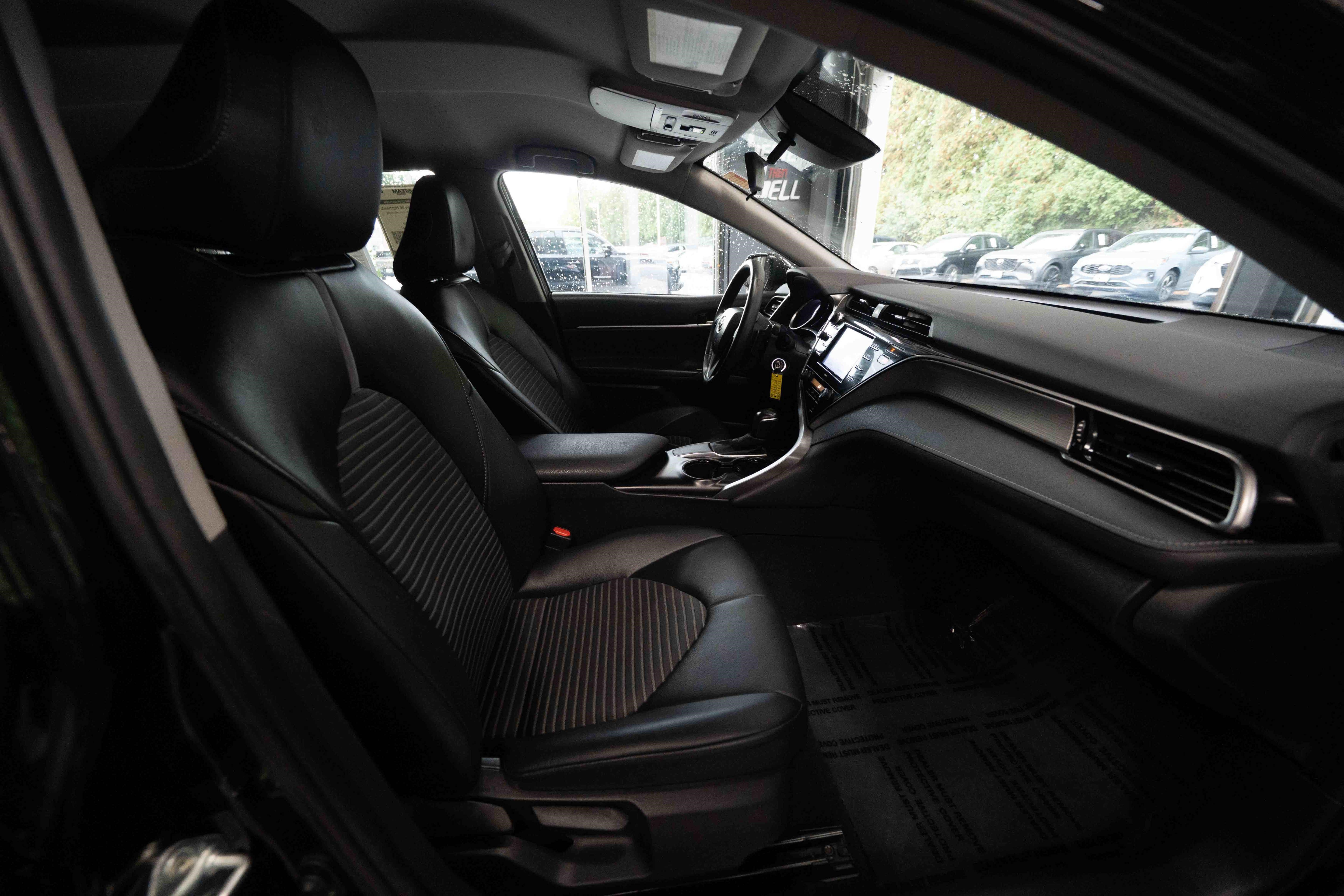 Used 2020 Toyota Camry SE FWD image 26