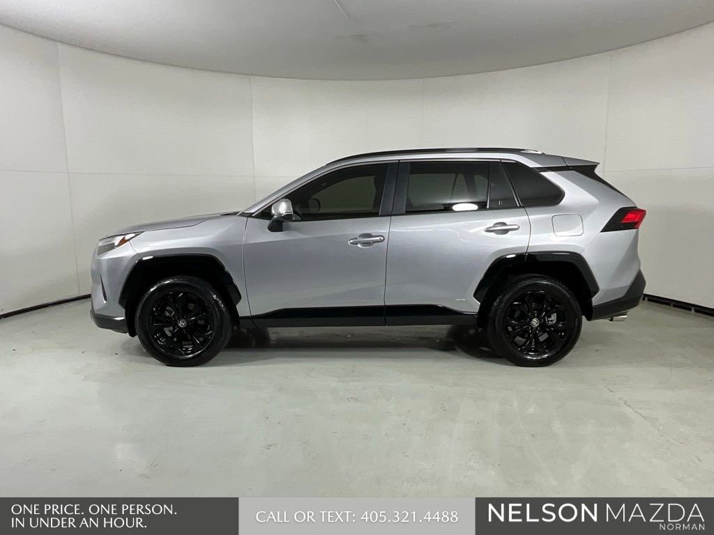 Used 2024 Toyota RAV4 SE AWD/4WD image 5