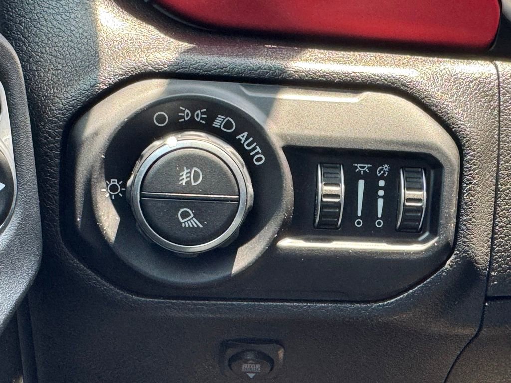 Used 2020 Jeep Gladiator Rubicon w/ Trailer Tow Package image 31