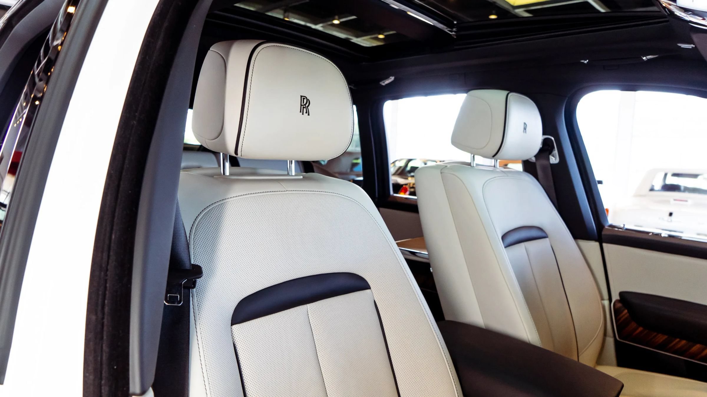 Used 2019 Rolls-Royce Cullinan AWD/4WD image 27