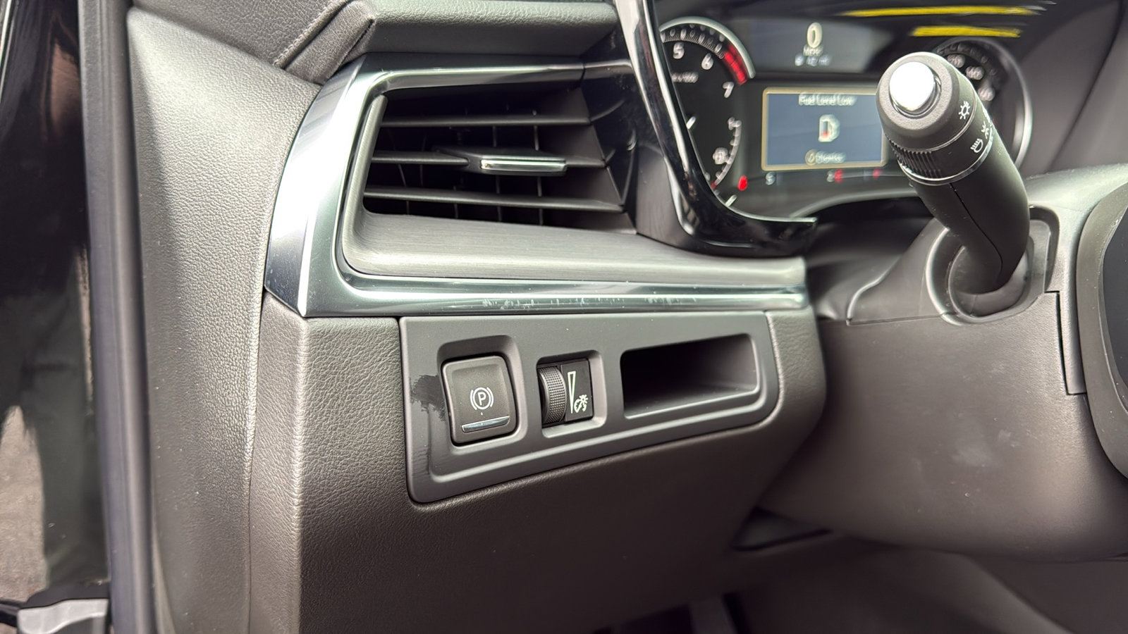 New 2025 Cadillac XT5 Luxury image 13