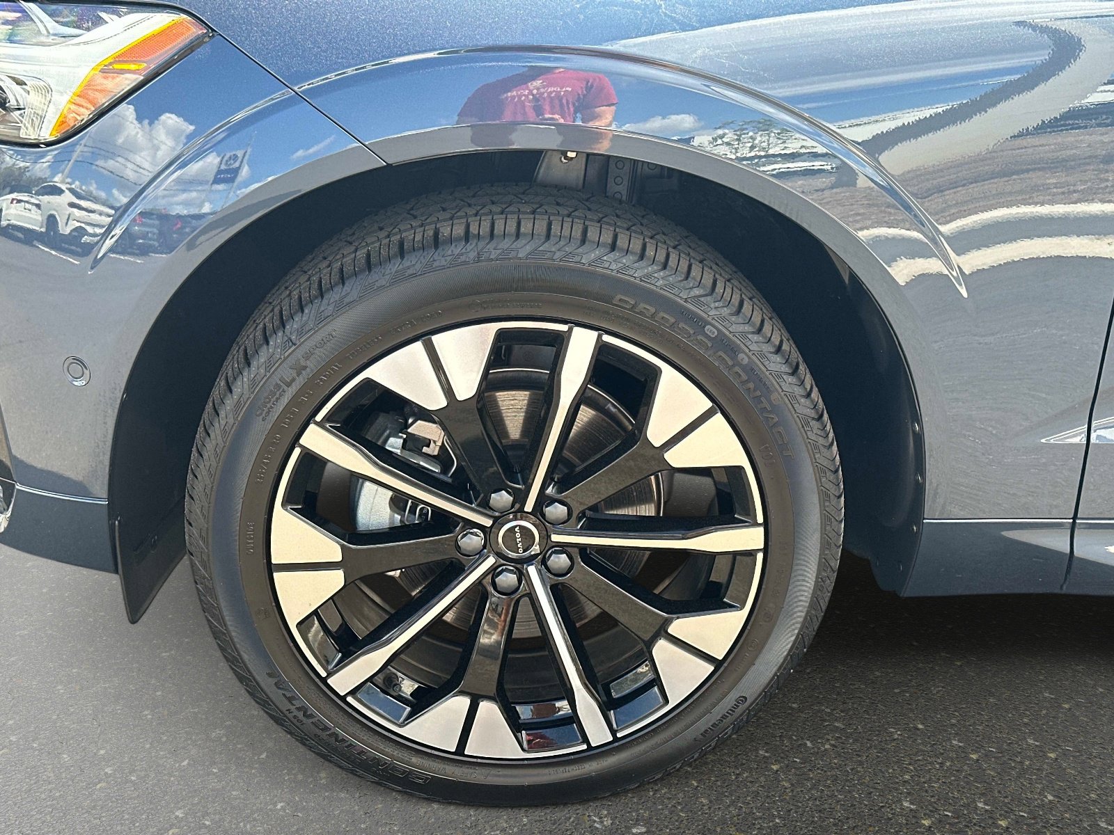 Certified 2026 Volvo XC60 B5 Plus w/ Protection Package Premier image 11