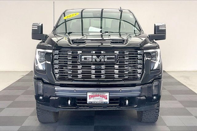 Used 2024 GMC Sierra 2500 Denali Ultimate AWD/4WD image 2