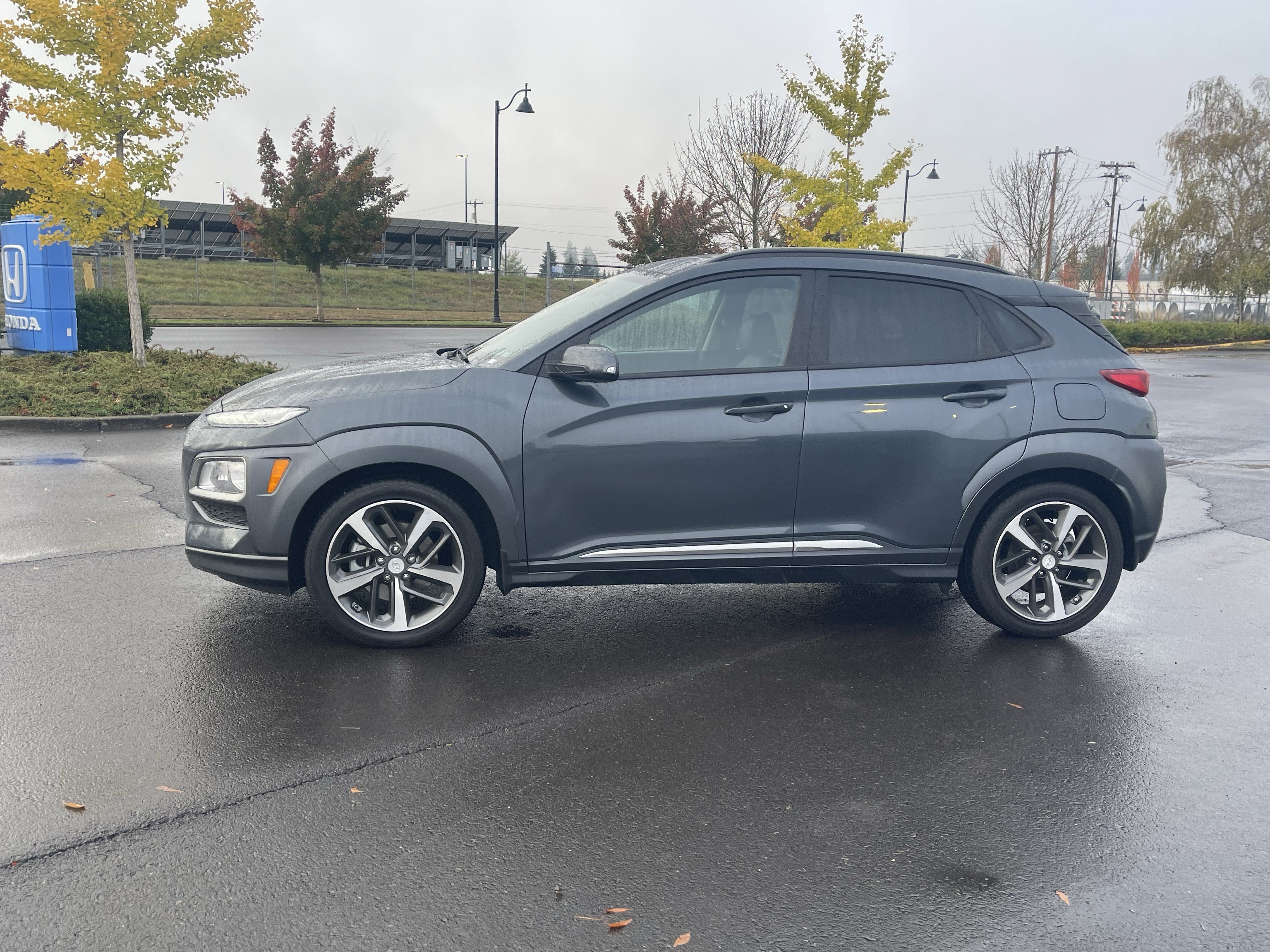 Used 2019 Hyundai Kona Limited FWD image 2
