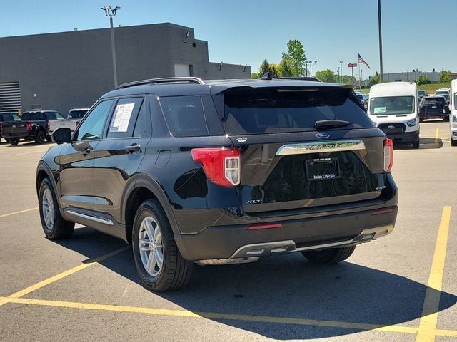 Certified 2024 Ford Explorer XLT w/ Equipment Group 202A AWD/4WD image 3