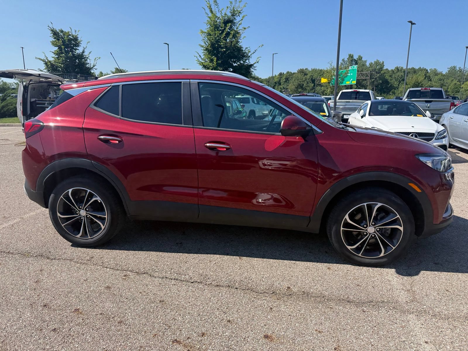 Used 2023 Buick Encore GX Select AWD/4WD image 4