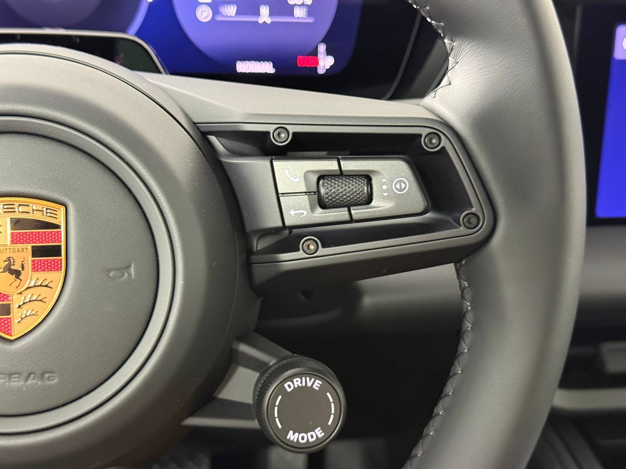 Certified 2026 Porsche Macan Electric RWD image 23