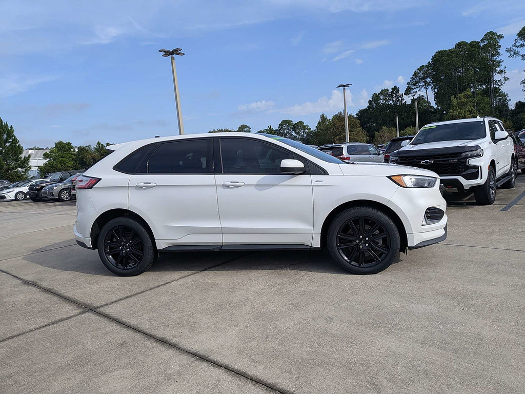 Used 2022 Ford Edge ST-Line w/ Class II Trailer Tow Package AWD/4WD image 2