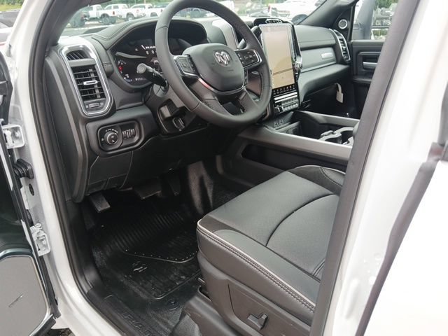 New 2026 RAM 5500 4x4 Crew Cab w/ Laramie Trim Package image 47
