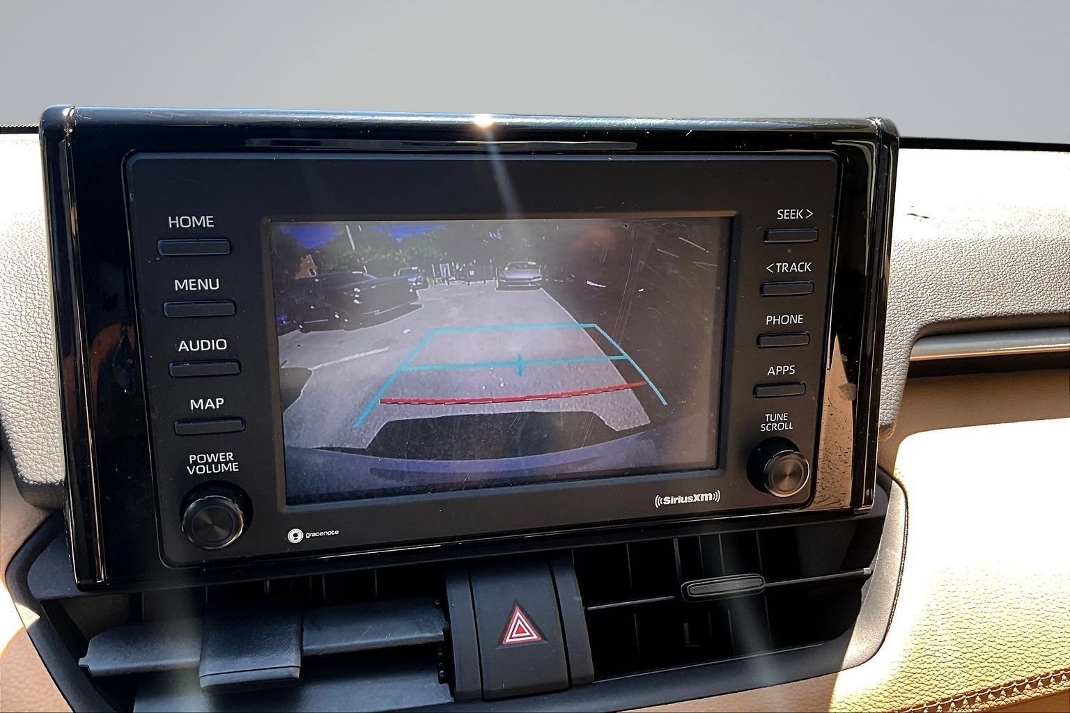Used 2021 Toyota RAV4 LE AWD/4WD image 17