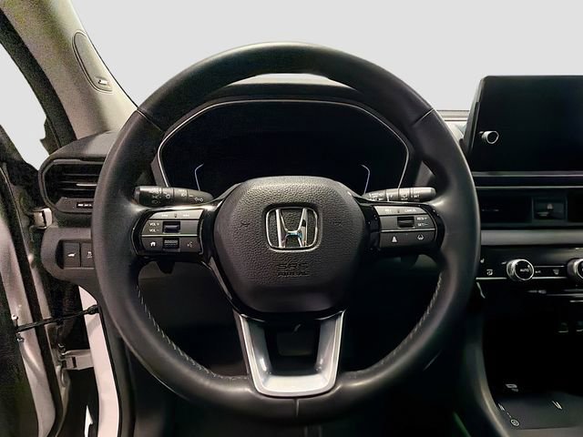 Used 2025 Honda Pilot Touring image 9