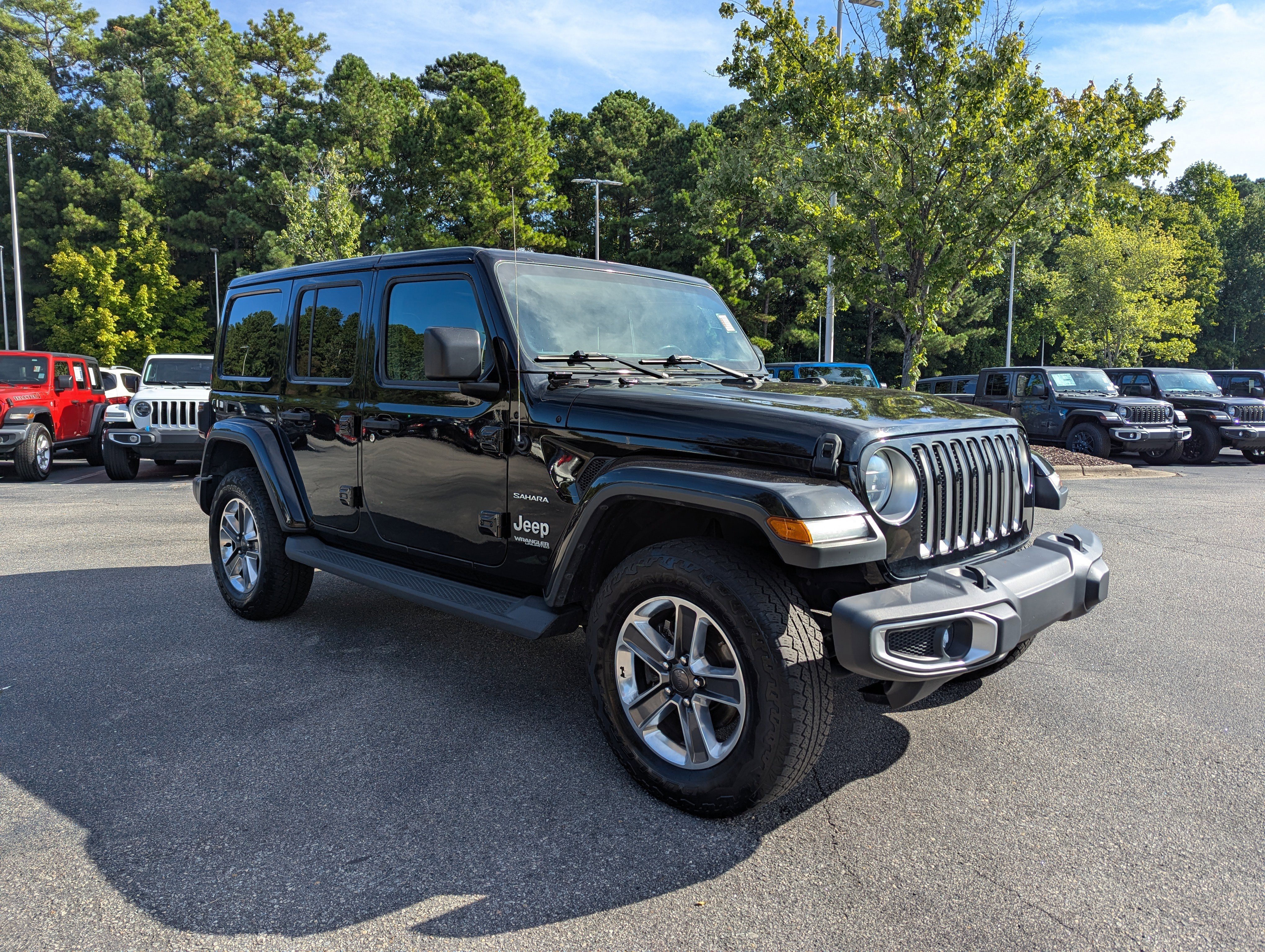 Used 2019 Jeep Wrangler Unlimited Sahara w/ Dual Top Group image 3