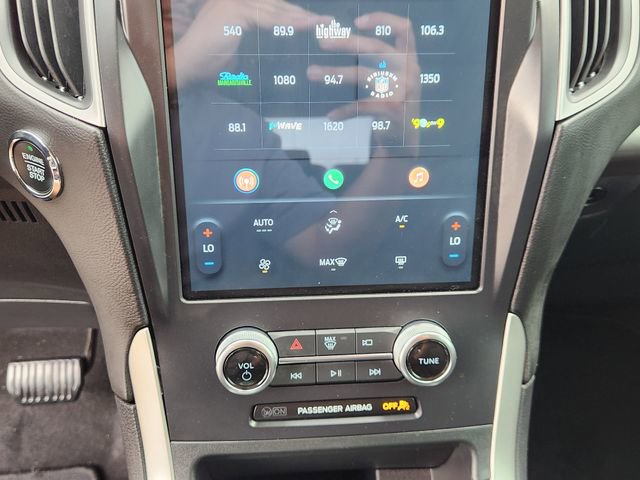 Used 2024 Ford Edge SE w/ Black Appearance Package image 16