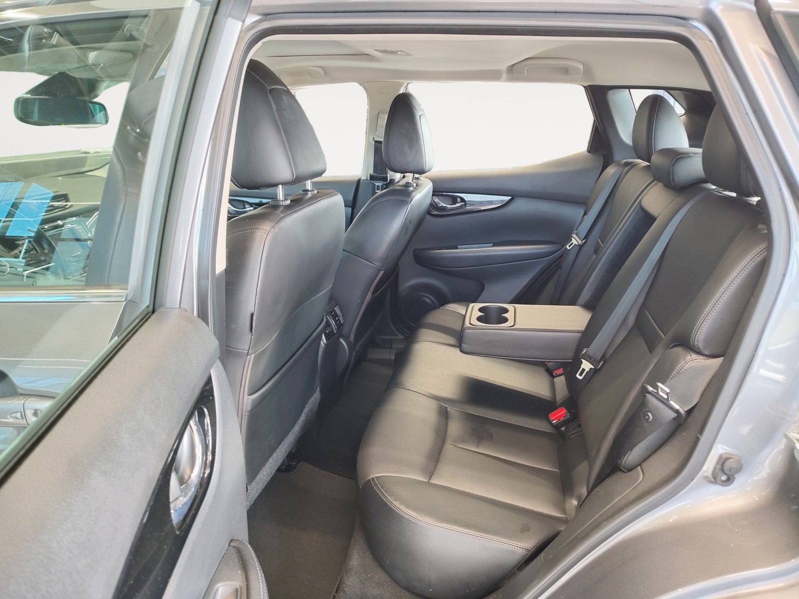 Used 2022 Nissan Rogue Sport SL w/ Premium Package image 26