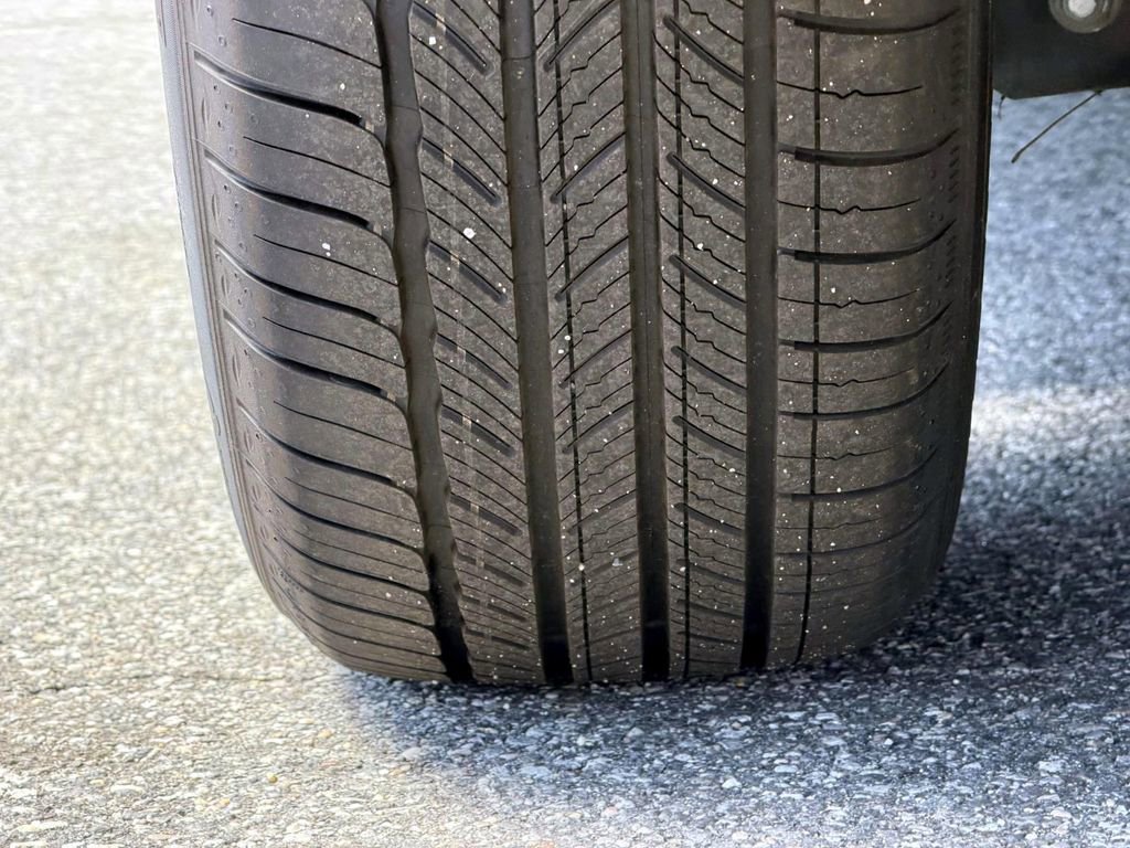 Certified 2025 Genesis GV70 2.5T image 36