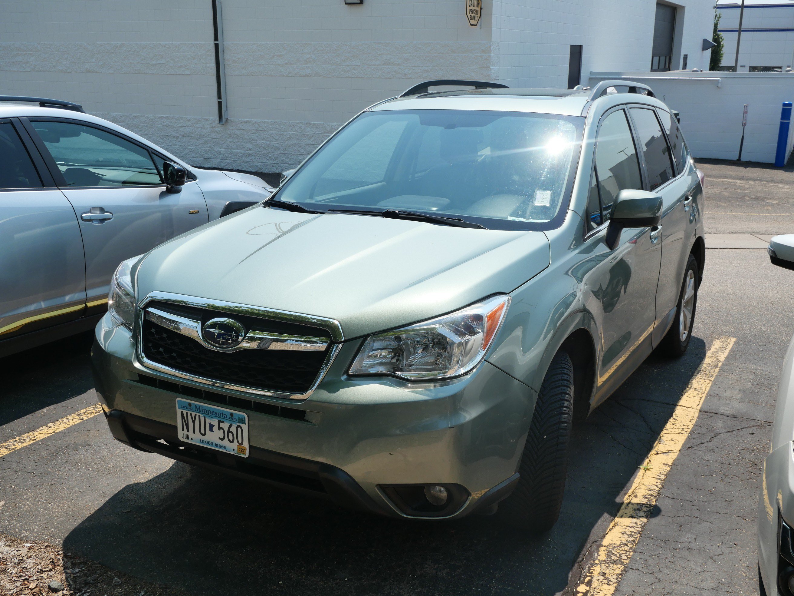 Used 2016 Subaru Forester 2.5i Limited w/ Popular Package #2 AWD/4WD image 2