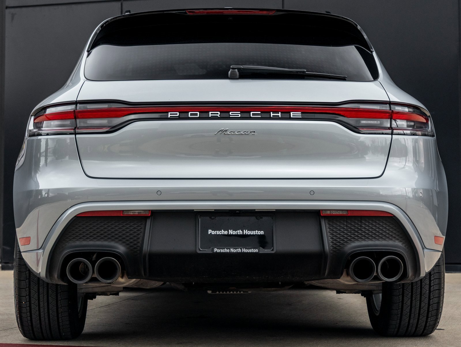 Used 2025 Porsche Macan image 10