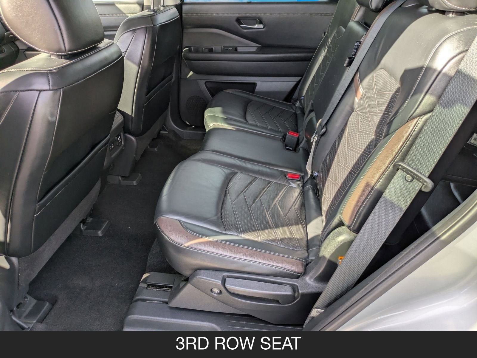 Certified 2022 Nissan Pathfinder Platinum w/ Lighting Package (N93) image 15