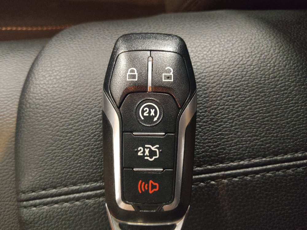 Used 2016 Ford Mustang Coupe RWD image 32