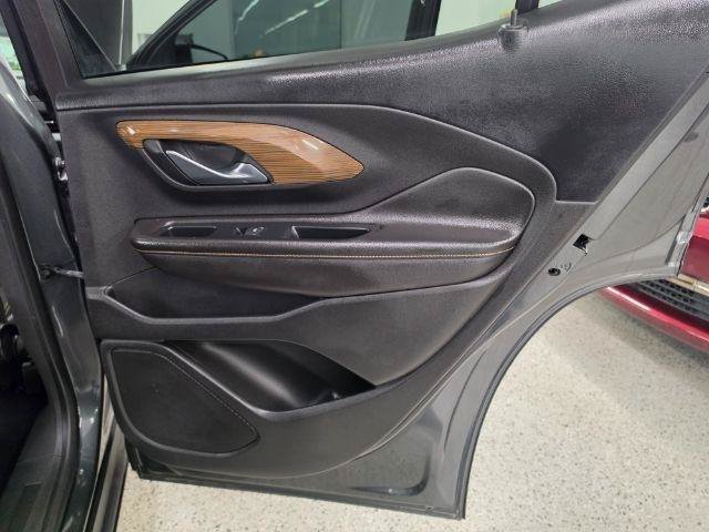 Used 2020 GMC Terrain SLE w/ Driver Convenience Package FWD image 34