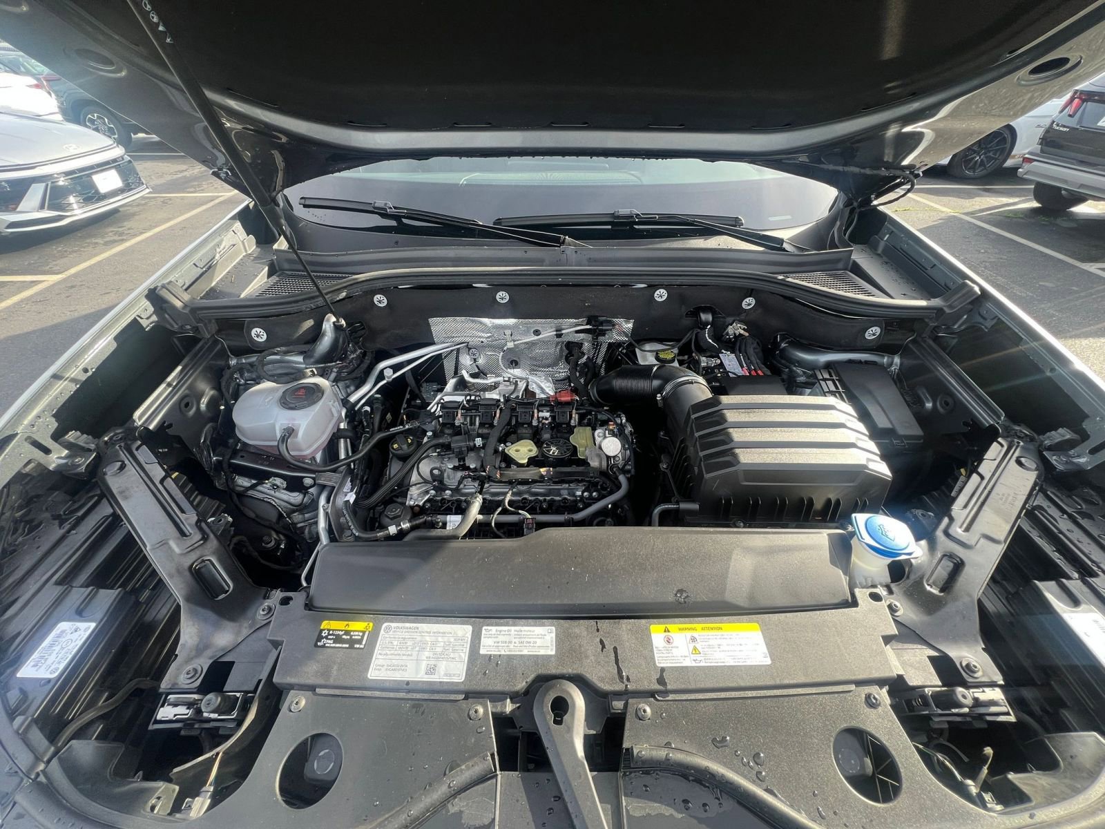 Used 2025 Volkswagen Atlas Cross Sport SE image 32