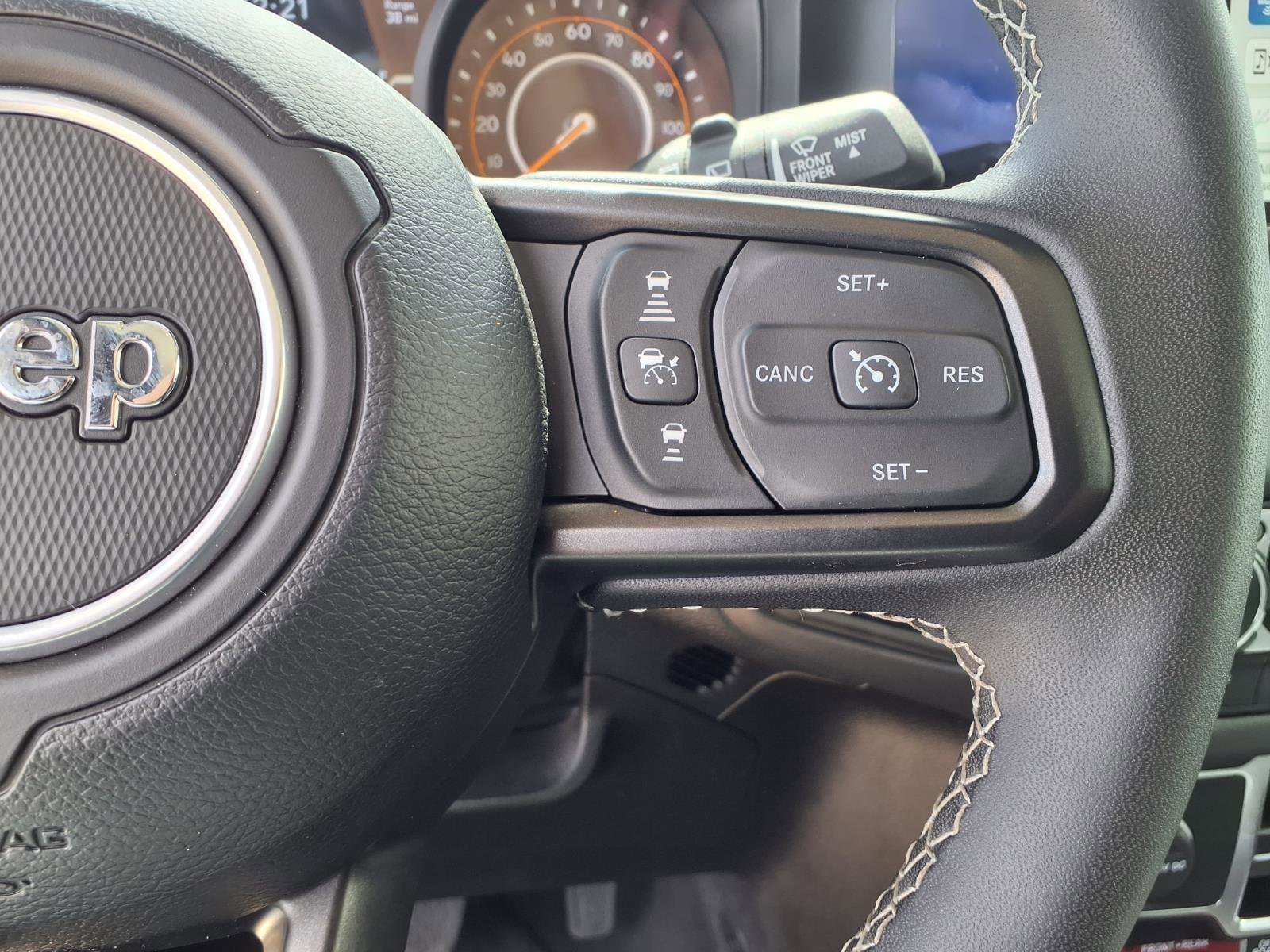 Used 2025 Jeep Wrangler Unlimited Rubicon image 16