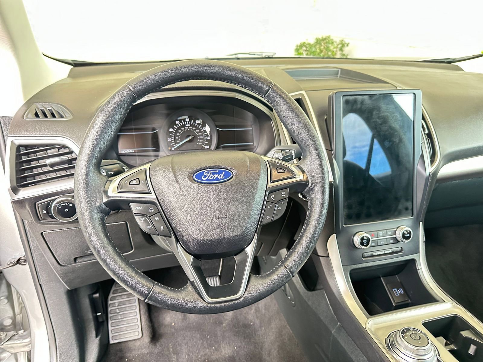 Used 2024 Ford Edge SEL image 28