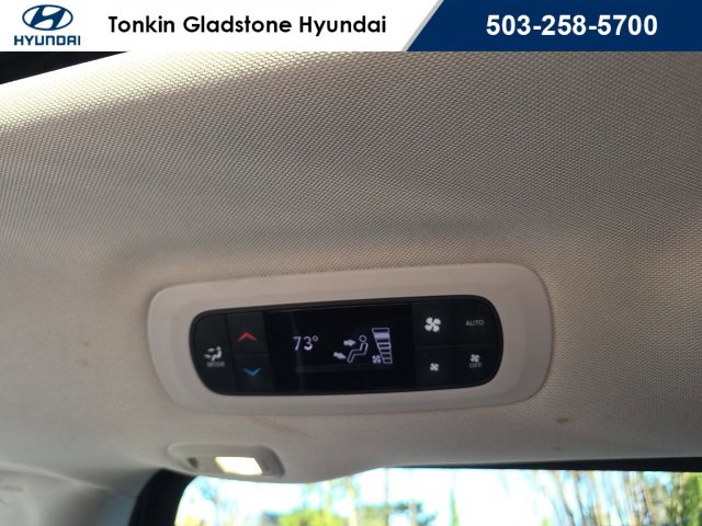 Used 2023 Chrysler Pacifica Limited image 32