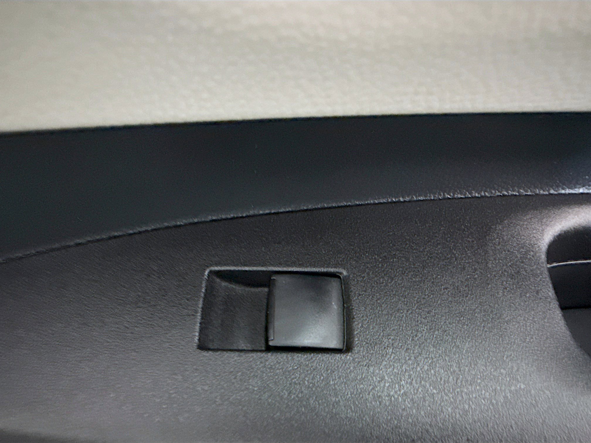 Used 2025 Toyota Corolla LE image 30