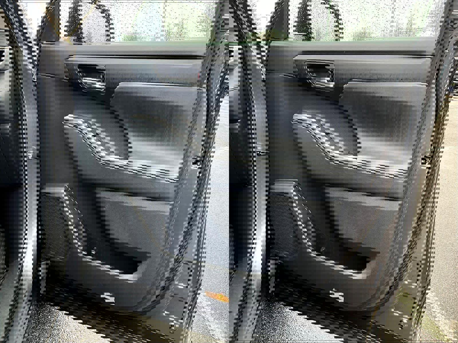 Used 2024 Toyota Highlander XLE image 12