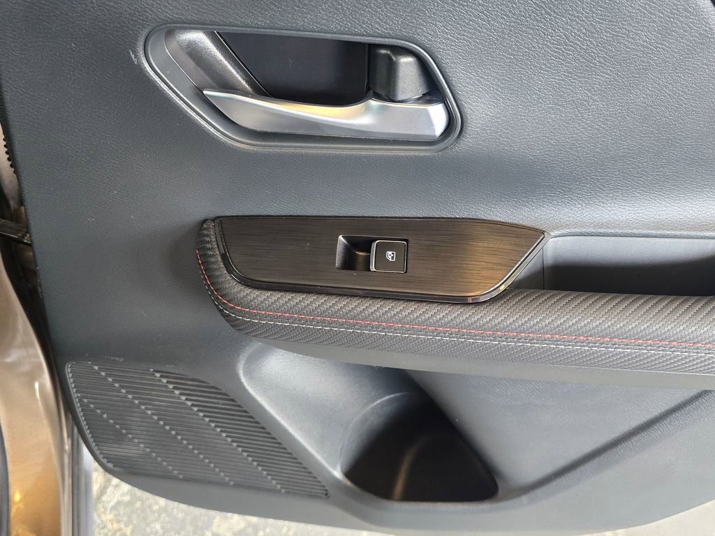 Used 2025 Nissan Kicks SR FWD image 32