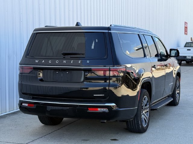 Used 2024 Jeep Wagoneer L Series II RWD image 4